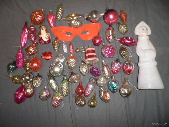 Новогодние ёлочные игрушки,маска(новая),снегурочка и 50 игрушек родом из СССР.С рубля.