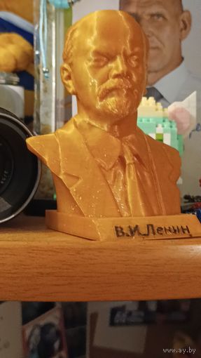 Бюст Ленина,пластик.
