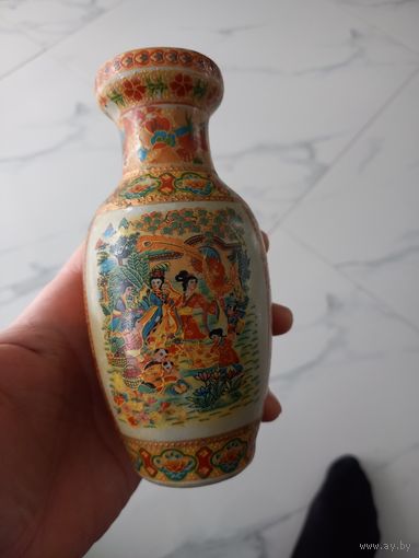 Маленькая ваза