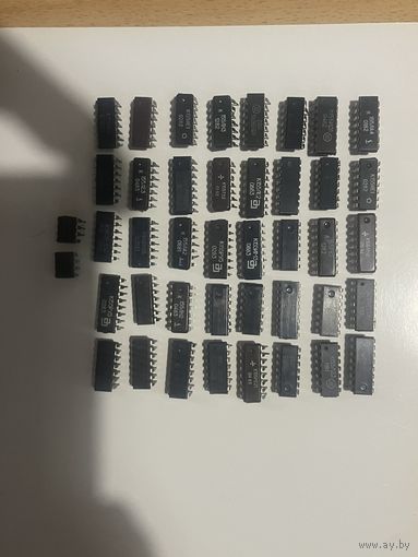 Микросхемы (новые не паяные)маркировка на фото-42 шт