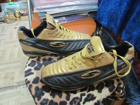 Спортивные кроссовки Saller.