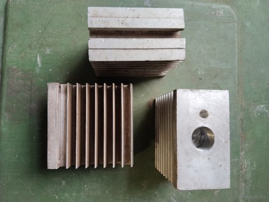 Радиатор охлаждения алюминиевый .