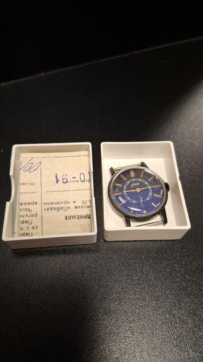 С 1 рубля! Часы Зим Победа. Редкий циферблат. Хороший сохран. Редкий ранний номер. Комплект. Идут, через разное время останавливаются. Без репассажа. Состояние на фото.