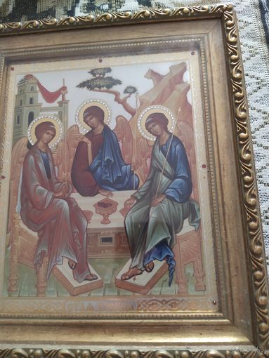 Икона троица золочение блеск  в киоте под стеклом 28/24