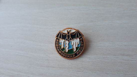 Летучая мышь значек