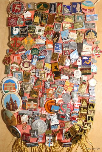 БОЛЬШОЙ ЛОТ ЗНАЧКОВ РАЗНЫЕ