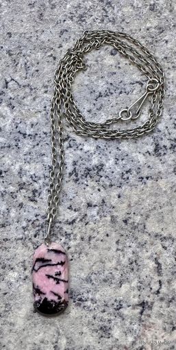 Кулон. Кулон на цепочке.