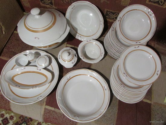 Столовый сервиз на 12 персон, 34 предмета, новый. Годный подарок новосёлам!