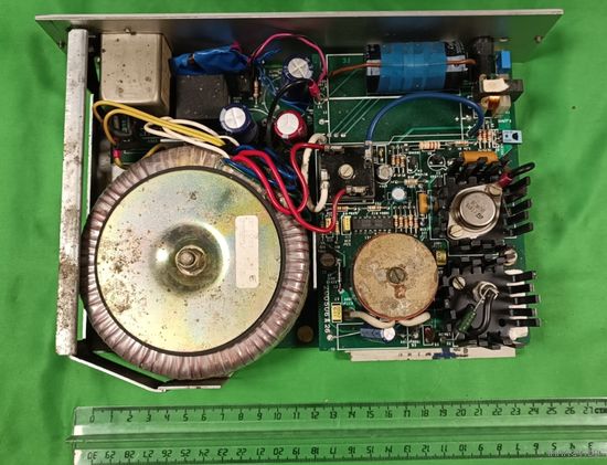 Супер Блок Питания . Огромный ТОР ! Вес 3.6  кг .   Промышленный .