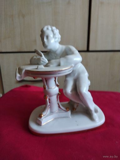 Статуэтка ссср пушкина лфз.