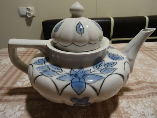 Чайник большой, 2 литра