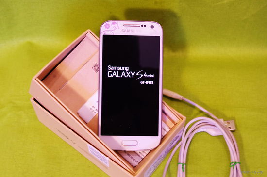 Телефон Samsung S4mini на 2 сим-карты