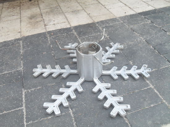 Подставка под елку "СНЕЖИНКА".Алюминий.