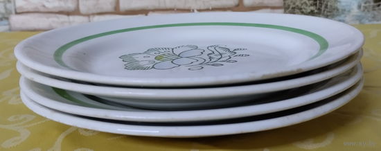 Тарелка десертная-2 эпохи СССР. Каменнобродский фаянсовый завод (Каменнобродск), 1960-1970 гг