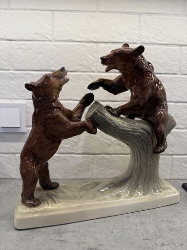 Статуэтка  МЕДВЕДИ НА БРЕВНЕ. Большая. ГДР.    Распродажа коллекции!!!