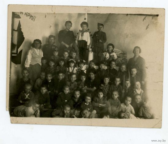 Фото детский дом С  ВОСПИТАНИКАМИ(сыновьями полка)1945г