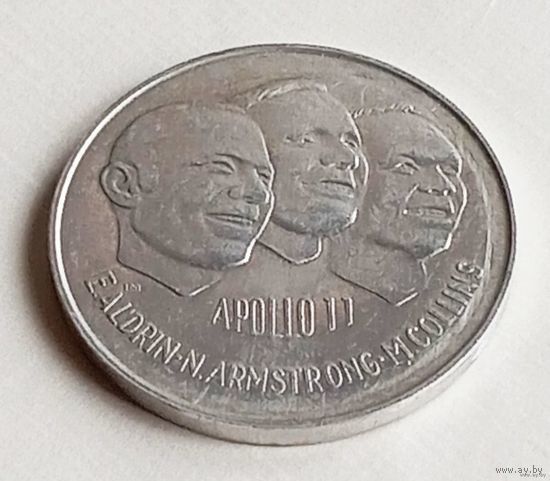 - Памятная монета-медаль APOLLO 11