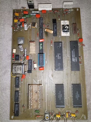 Плата с радиодеталями 2