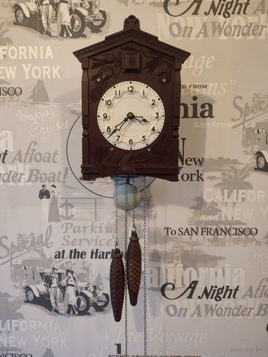 Часы кукушка на ходу.