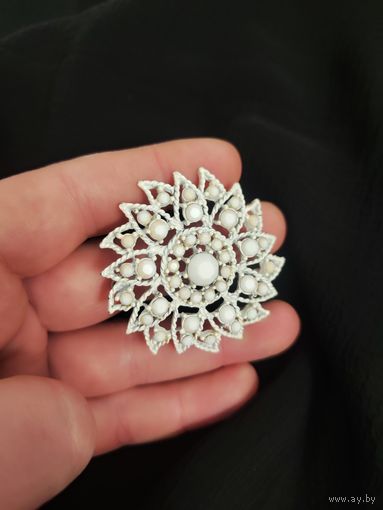 Брошь Снежинка