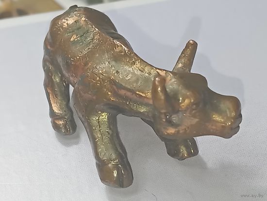 Статуэтка Бык из бронзы .