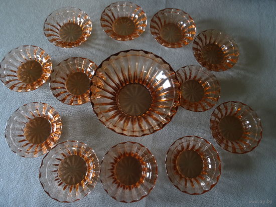Набор для варенья, карамельное стекло, винтаж СССР, вазочка 1 шт - верх 16 см, донышко 8 см, выс. 5,5 см, розетка - 12 шт -верх 10 см, донышко 6 см, выс 2,5 см