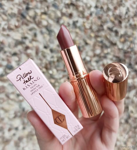 Помада Charlotte Tilbury Pillow Talk K.I.S.S.I.N.G в оттенке Pillow Talk 3. Intense