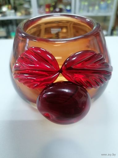 Вазочка из серии Бабушкин сад авт Курьянова стеклозавод Красный май