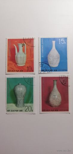 Корея 1977. Фарфоровые вазы.  Полная серия