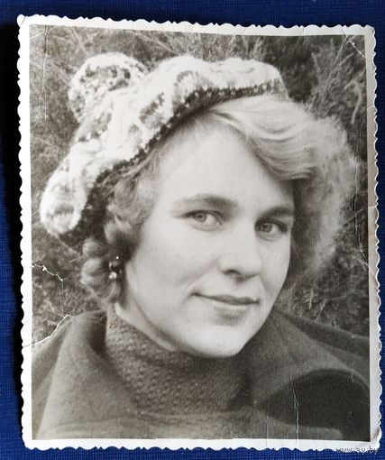 Фото девушки в берете. 1953 г. 10.5х12 см.