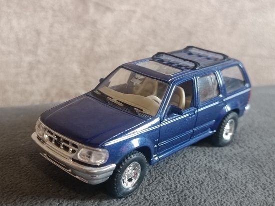 Ford Explorer (Welly)