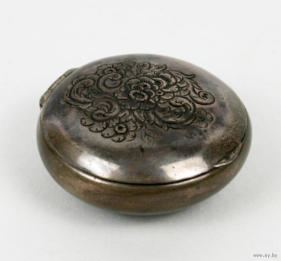 Шкатулка, табакерка, таблетница с цветочным орнаментом, узором и монограммой. Европа, конец XIX - начало XX века