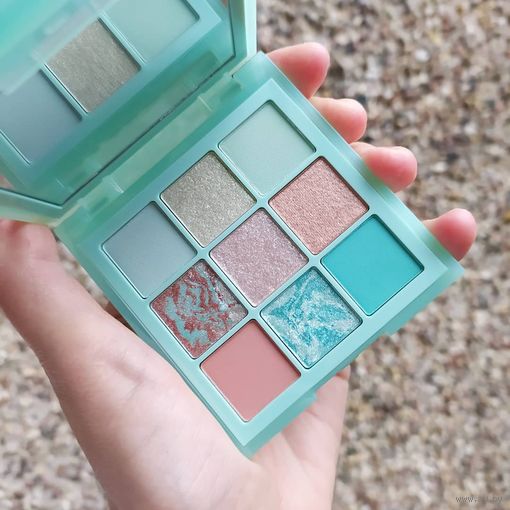 Huda Beauty Mint Obsessions