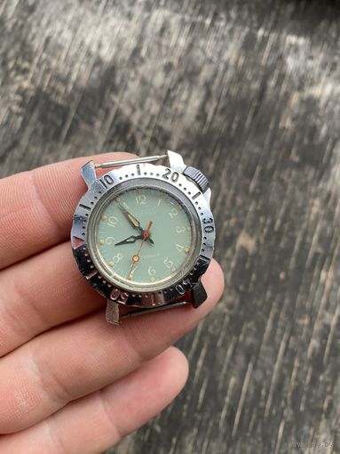 Часы Восток ( Лот с рубля )