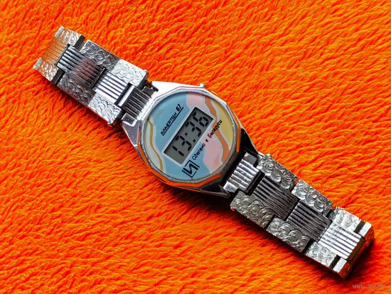 Электронные часы, Камертон 67 (Интеграл, Электроника), браслет бонусом. Торг есть.