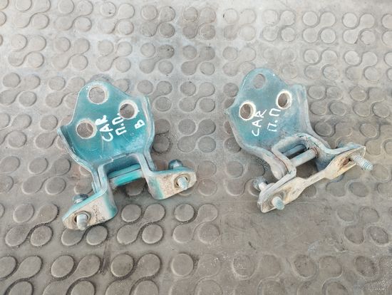 Петля двери передней правой Mitsubishi Carisma