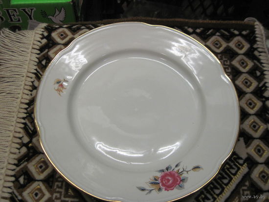 Тарелка 24 см.