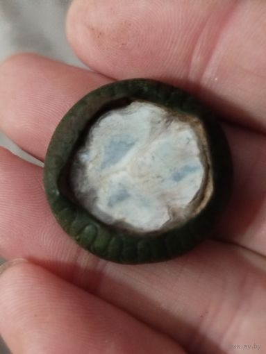 Старинная пуговица с перламутровой вставкой