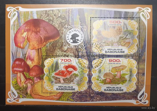 Габон. 2019 год. Флора. Грибы. Блок (1014)