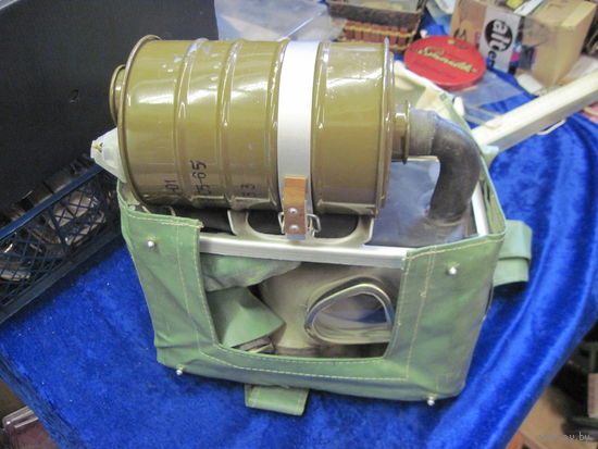 Противогаз ИП-4М.