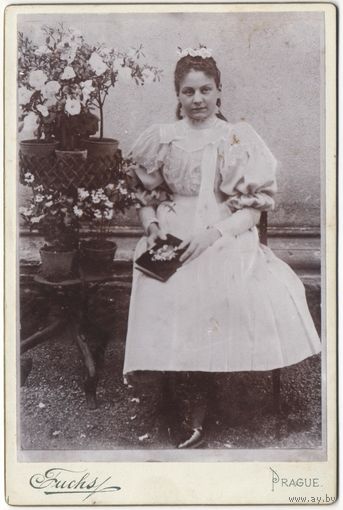 Старинная фотография на картоне