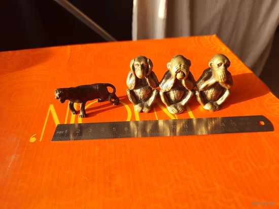 Обезьянки "Молчу_Не вижу_Не слышу" и Тигр