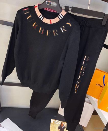 Костюм трикотажный Burberry