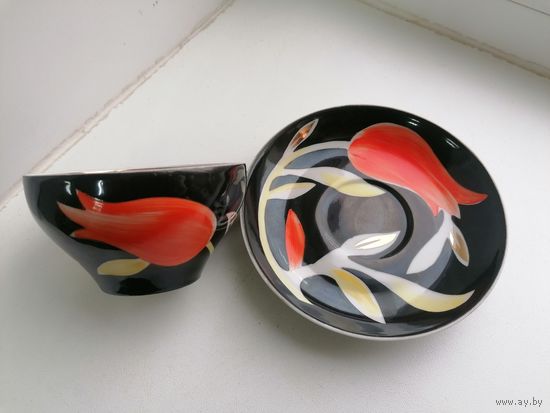 Чайная пара Тюльпан на черном крытье