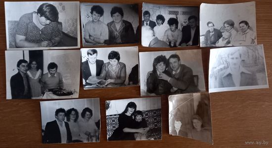 Фотографии черно-белые.