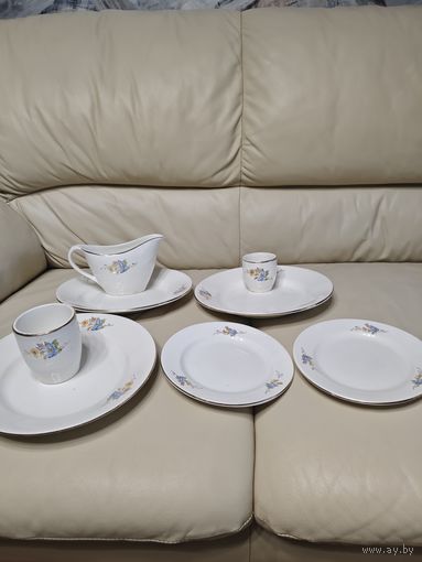 Часть сервиза, Буди .