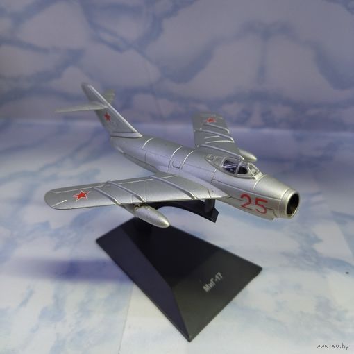 Модель самолёта МиГ-17