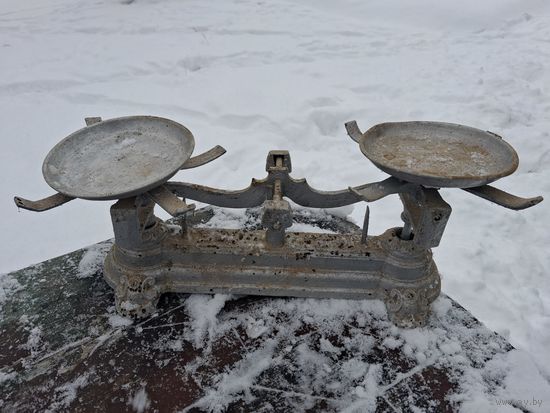 Весы старинные