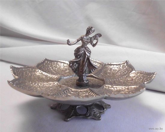 Орешница Статуэтка Дама с веером БРОНЗА Серебрение