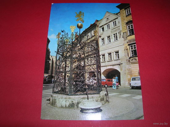 Чехия Прага Малая площадь Фонтан чистая